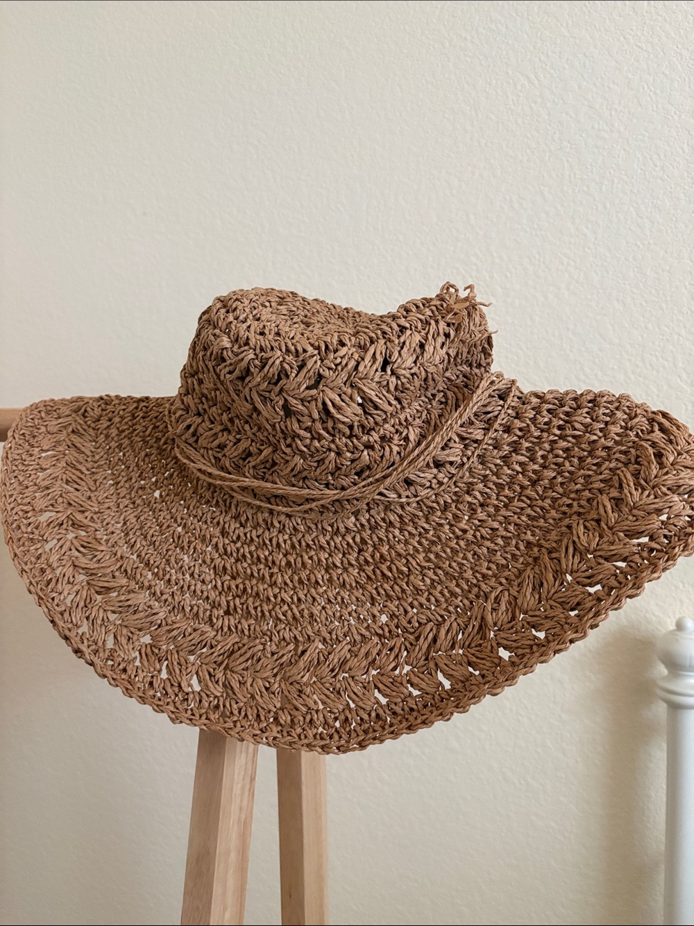 Handwoven Wide-Brim Straw Sun Hat in Brown